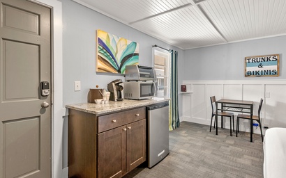 TH09: Bluefish Room 3