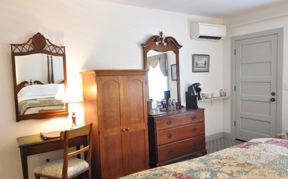 FC06: Thomas Ellis 4