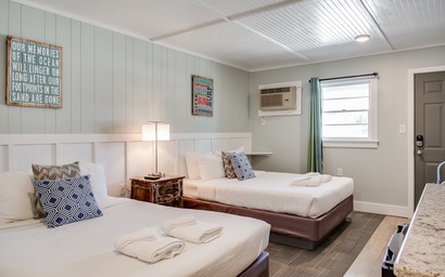 TH25: Shallowbag Bay Room 2