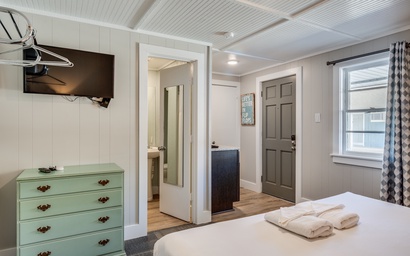 TH07: Blue Marlin Room 3