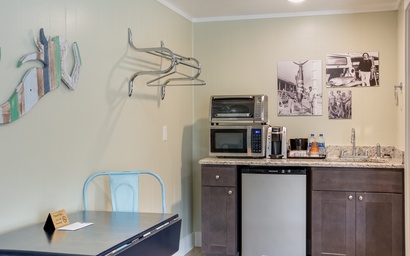 TH14: Sheepshead Room 4