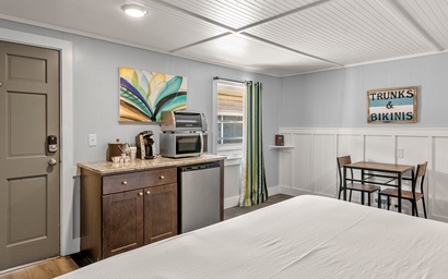 TH09: Bluefish Room 2