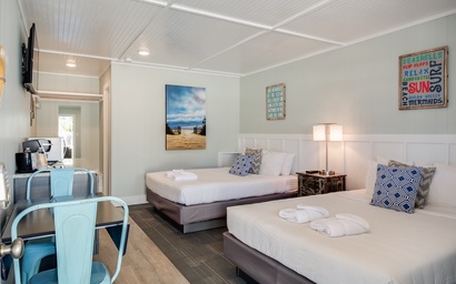 TH25: Shallowbag Bay Room