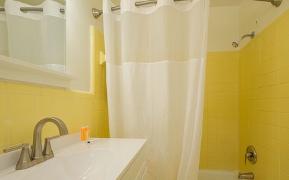 BS Room 3: Two Full Beds 5