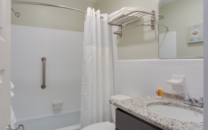 TH24: Oregon Inlet Room 5