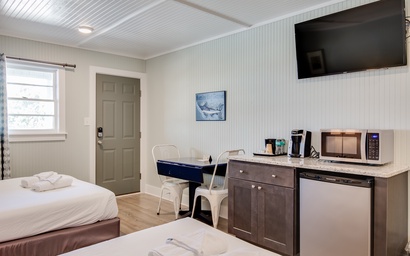 TH27: Roanoke Sound Room 3