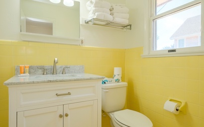 BS Room 2: Two Full Beds 6