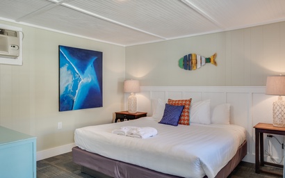TH06: Yellowfin Room