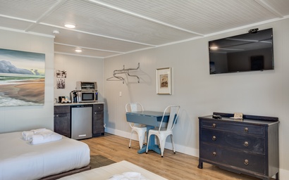 TH15: Pompano Room 3