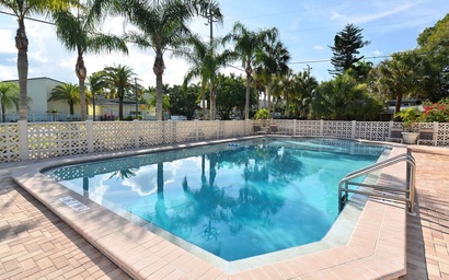 Siesta Beach House - 210 2