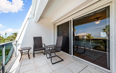 Tivoli by the Sea: 307 9