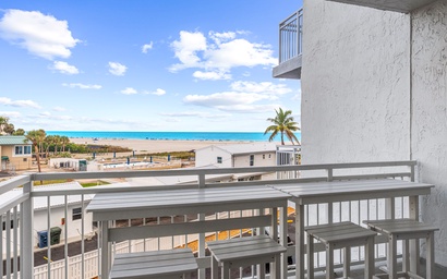 Jamaica Royale Beachfront Tower - 305 5