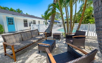 A Charming Beach Cottage - Unit B 4