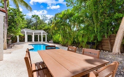 Crescent Cove - A Crescent Beach Villa 5