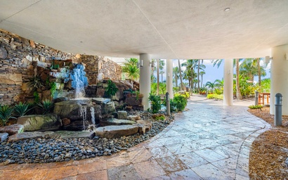 Beach Residence, The Hyatt - 610 8