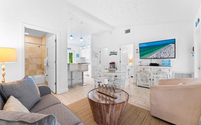 Crescent Cove - A Crescent Beach Villa 2