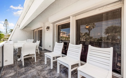 Tivoli by the Sea: 207 8