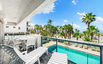 Tivoli by the Sea: 207 9