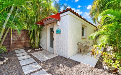 Crescent Beach Villas - La Estrella 5