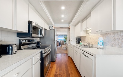 Tivoli by the Sea: 405 10