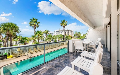 Tivoli by the Sea: 207 2