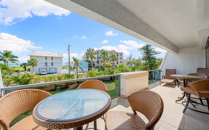 Tivoli by the Sea: 203 9