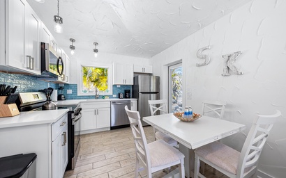 Crescent Coral - A Crescent Beach Villa 4