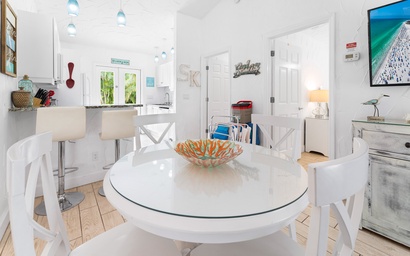 Crescent Cove - A Crescent Beach Villa 8