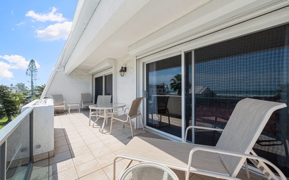 Tivoli by the Sea: 406 8