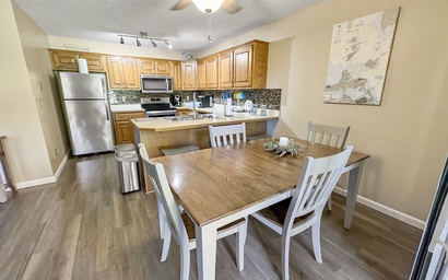 * On Island Time at Kelleys! 3