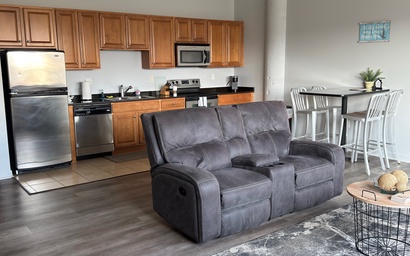 Downtown Spacious Condo 2
