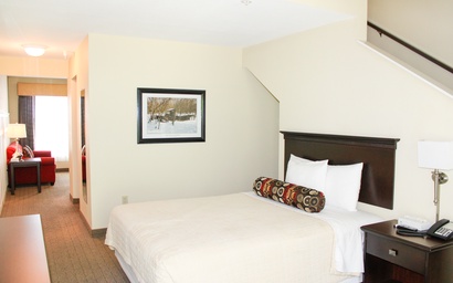 Iroquois Suite at Kelley's Island Venture Resort