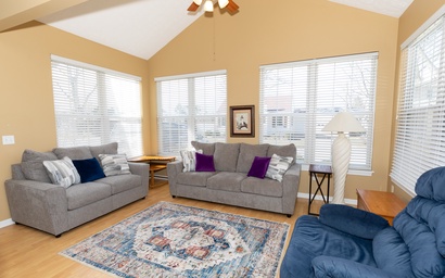 5 Bedroom Beach House in Old Homestead 6