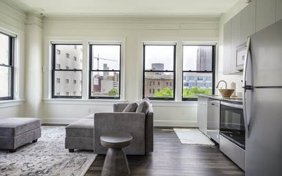 NEW City View Condo Downtown 5