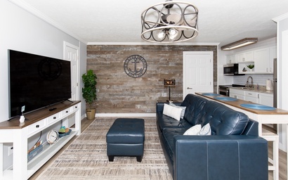 * Cozy Downtown Waterfront Escape 3