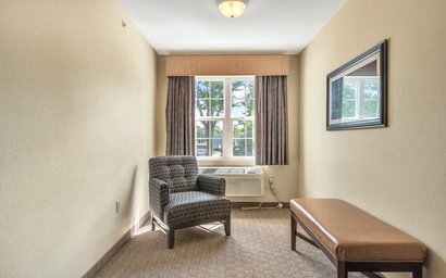 Iroquois Suite at Kelley's Island Venture Resort 2