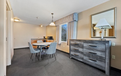 Deluxe 2 Queen Room at Bayshore Resort 5