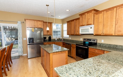 5 Bedroom Beach House in Old Homestead 3