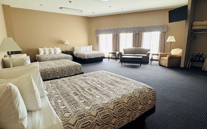 Room with 4 Queens at Bayshore Resort - 1