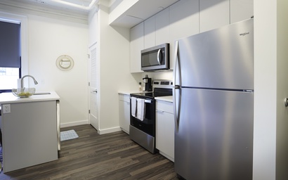 One Bedroom Apt Downtown 4