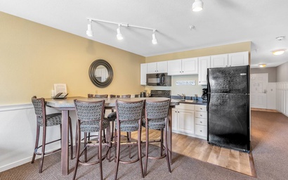 Cunningham Suite at Kelley's Island Venture Resort 2