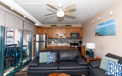 * Poolside Condo near Cedar Point! 3