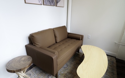 Central Downtown Brand New Apt 2