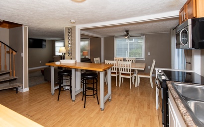 Charming Summer Cottage Near the Lake and Cedar Point 6