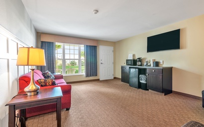 Glacier Suite at Kelley's Island Venture Resort 3