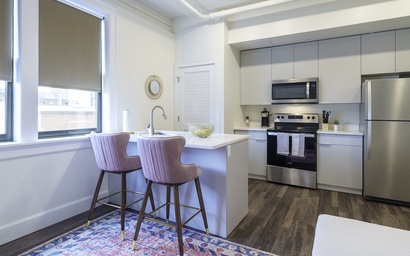 One Bedroom Apt Downtown