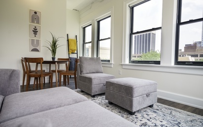 NEW City View Condo Downtown 6