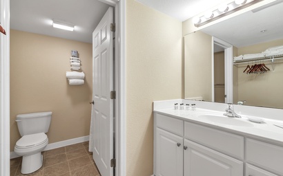 Glacier Suite at Kelley's Island Venture Resort 5