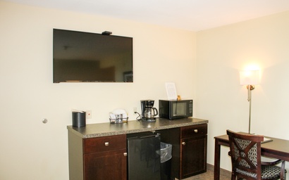 Glacier Suite at Kelley's Island Venture Resort 3