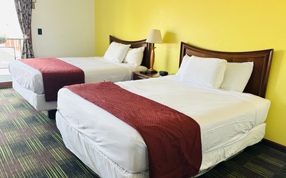 Sleeps 4! Family Friendly Motel by Sports Center